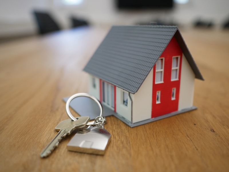 Real Estate vs Stocks India